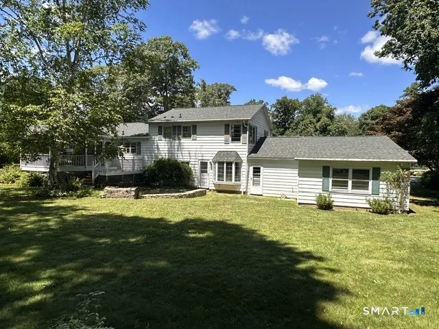 18 Oakridge Drive