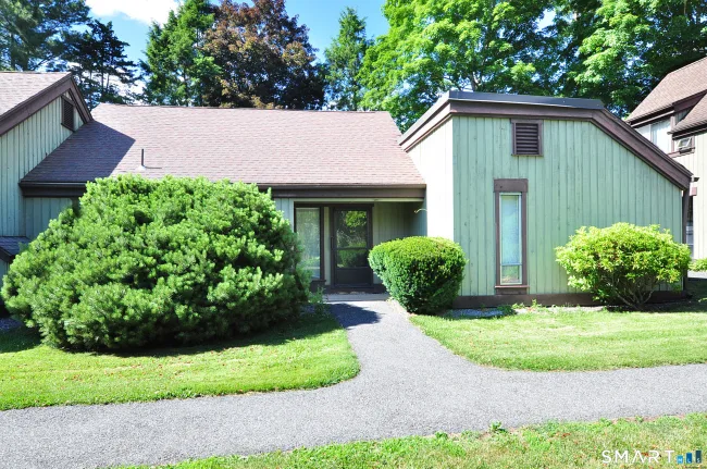 85 Heritage Village #B