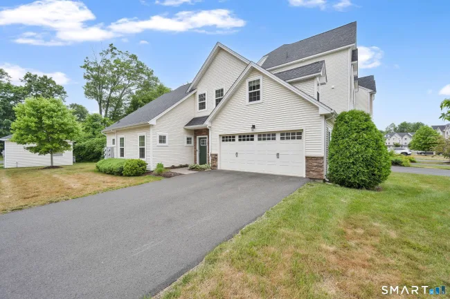 105 Pepin Place #105