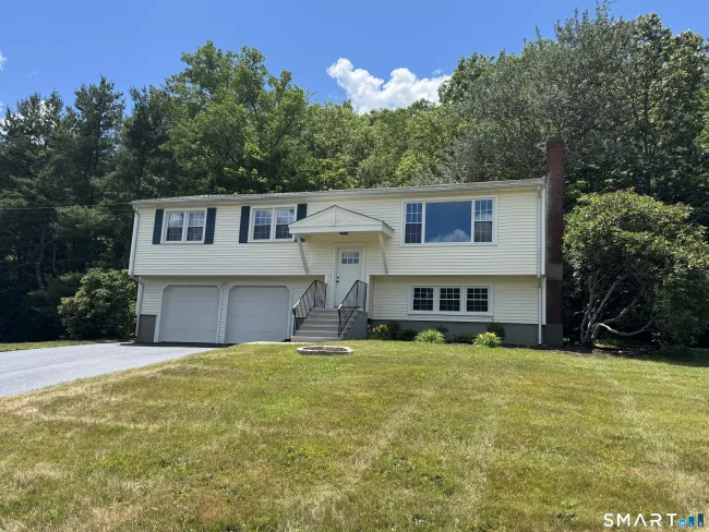 210 Cloudland Road, North Haven, CT