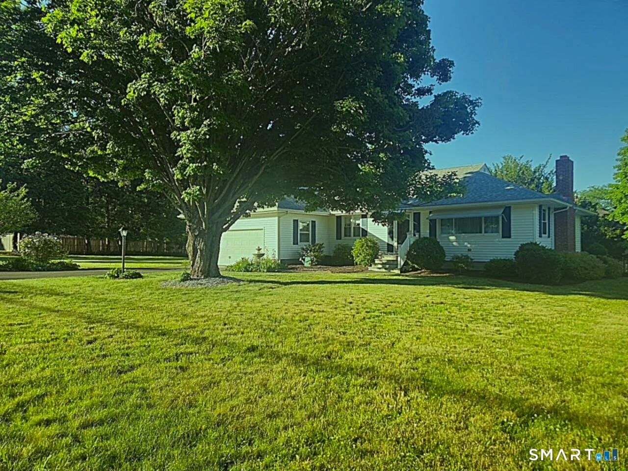 25 Baldwin Drive, Bristol, CT