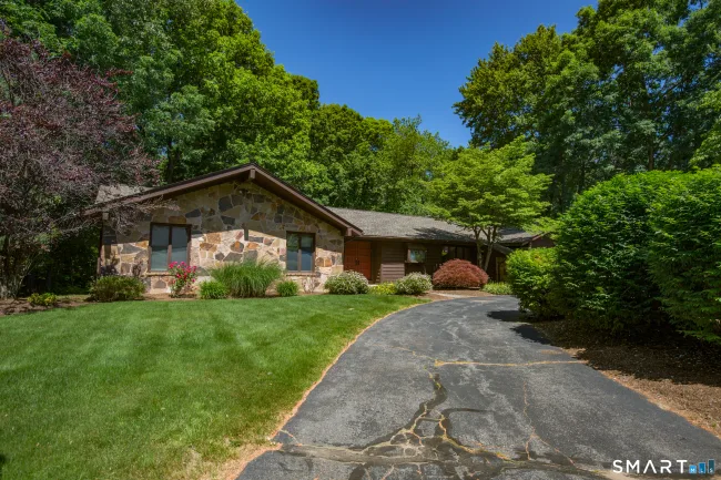 26 Brooks Road, Longmeadow, CT