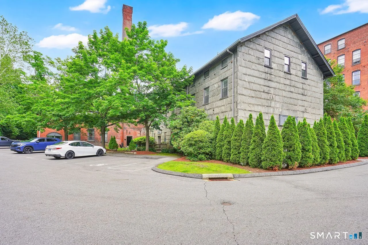 16 Vernon Avenue #8, Vernon, CT