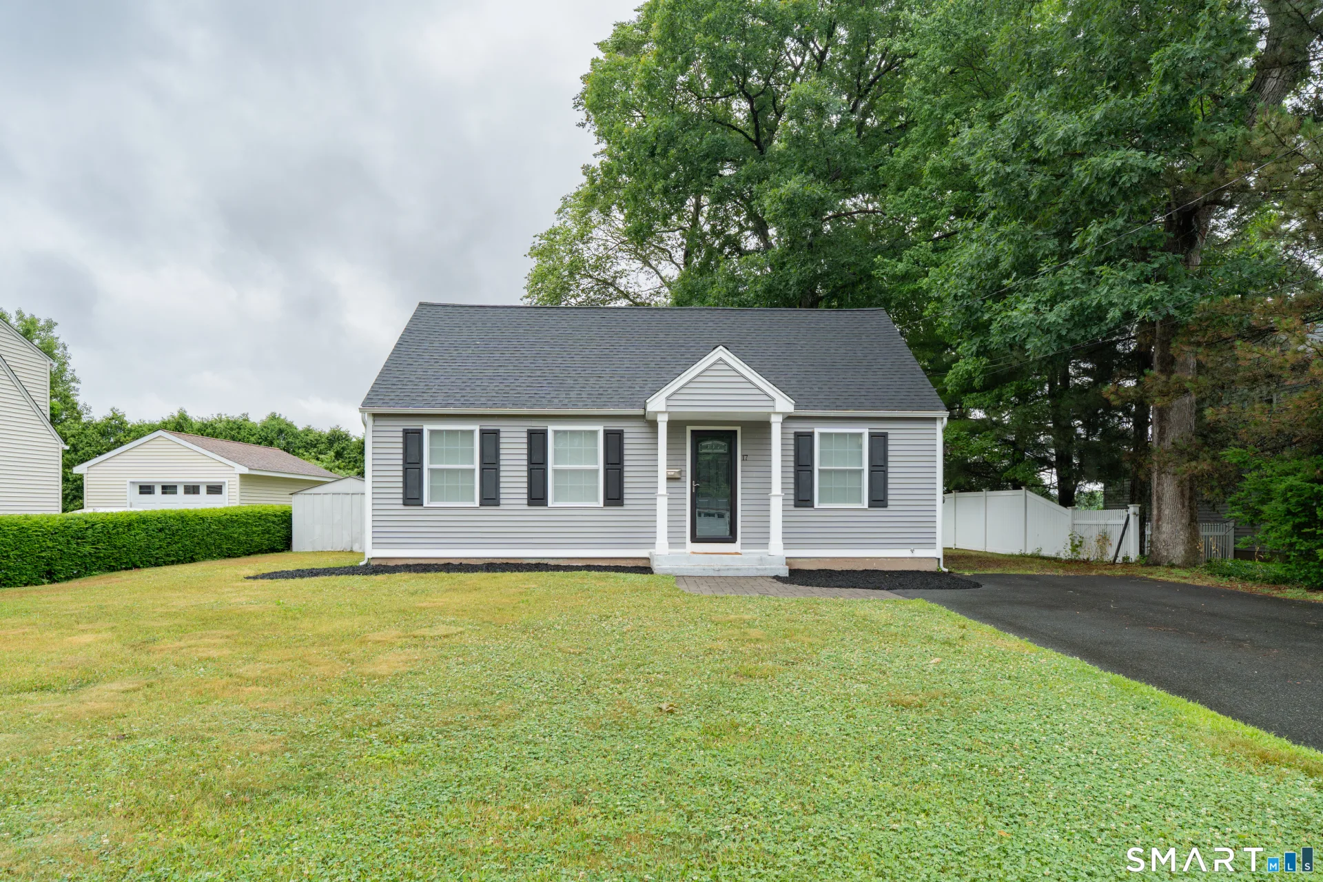 17 Edgewood Street, Cromwell, CT