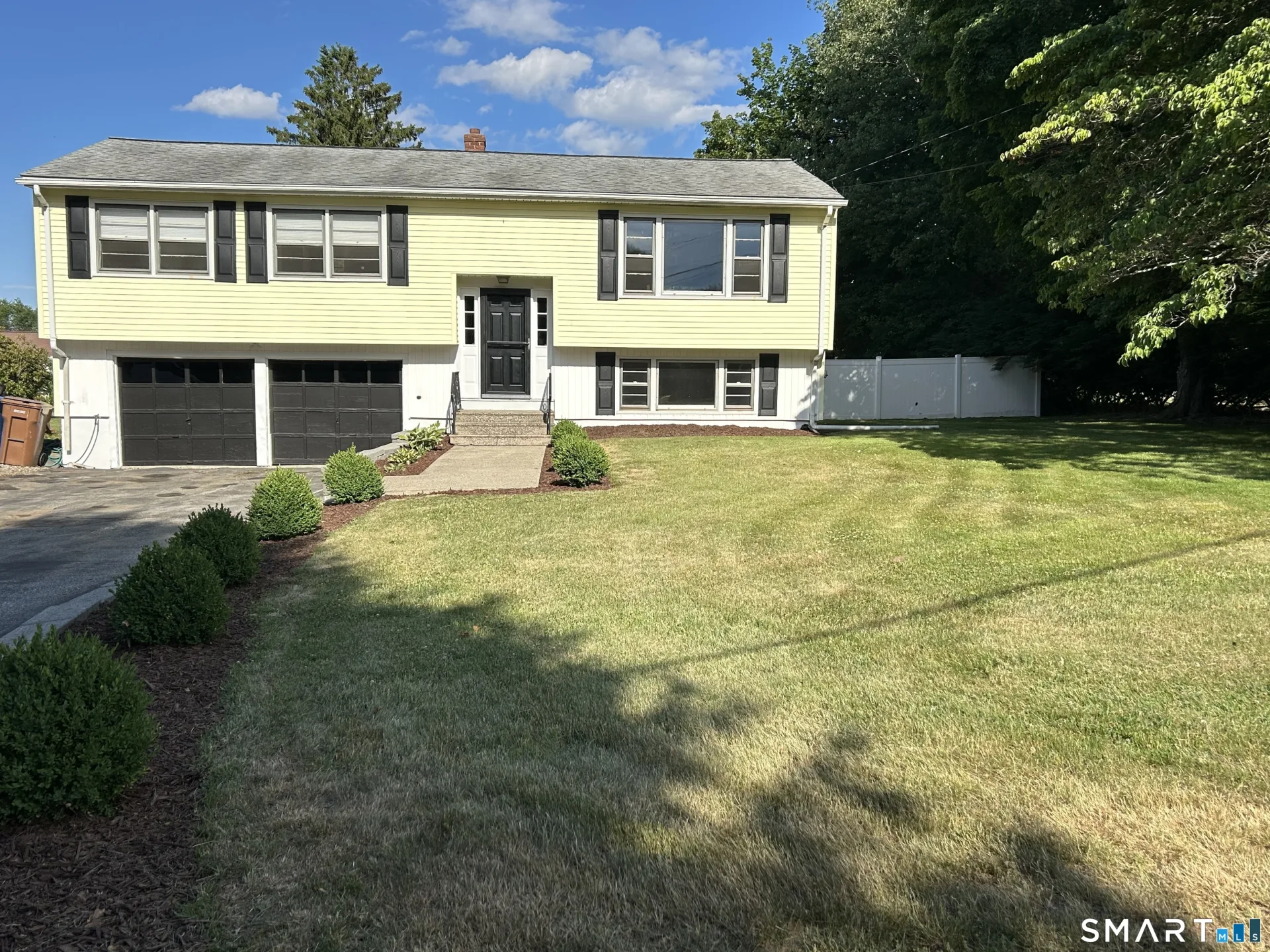 5 Sharon Court, Shelton, CT