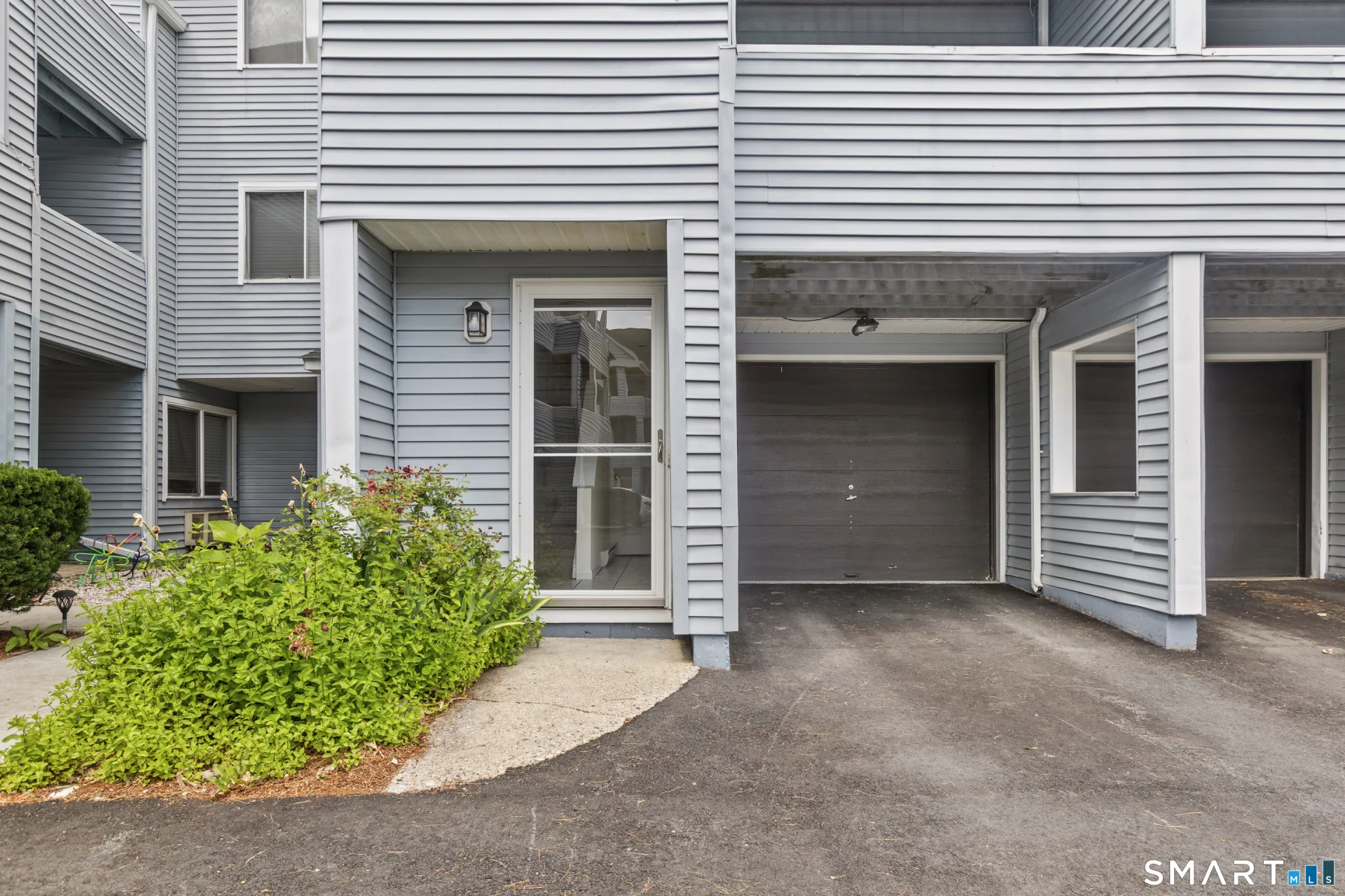 1 Beaver Brook Road #8, Danbury, CT