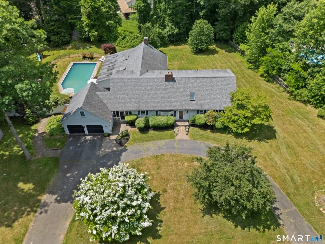 7 Nod Brook Drive