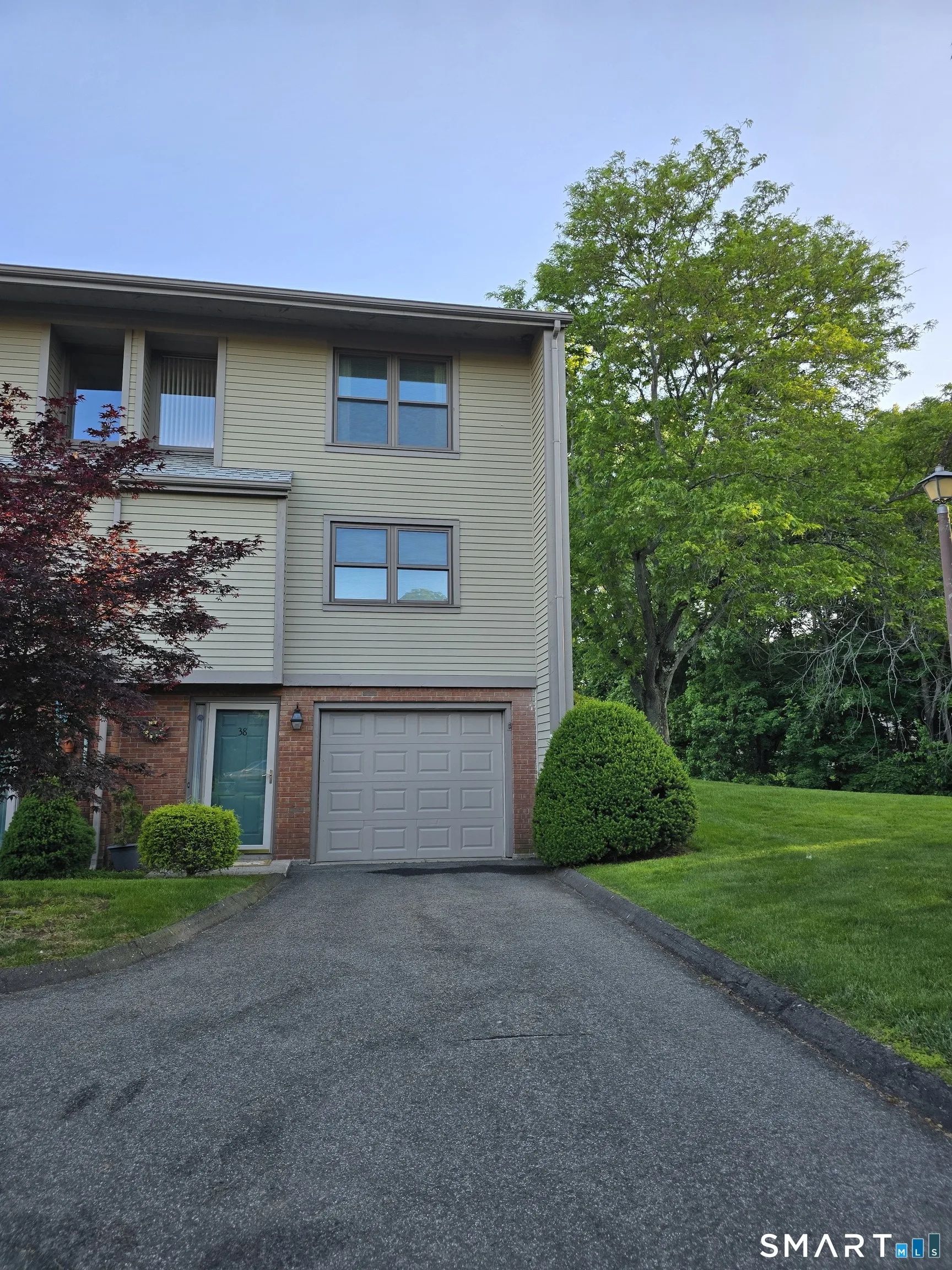 38 Metacomet Drive #38, Meriden, CT