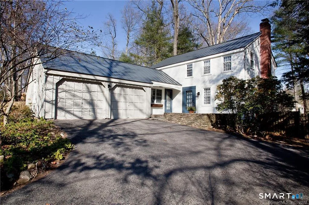 8 Virginia Lane, Simsbury, CT