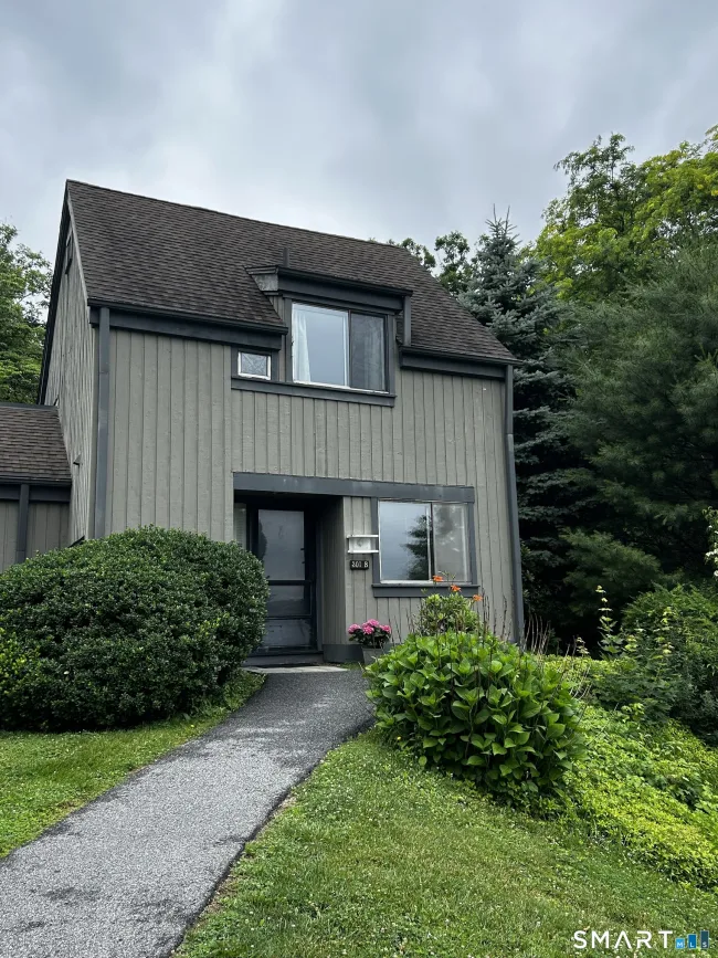 301 Herritage Village #B