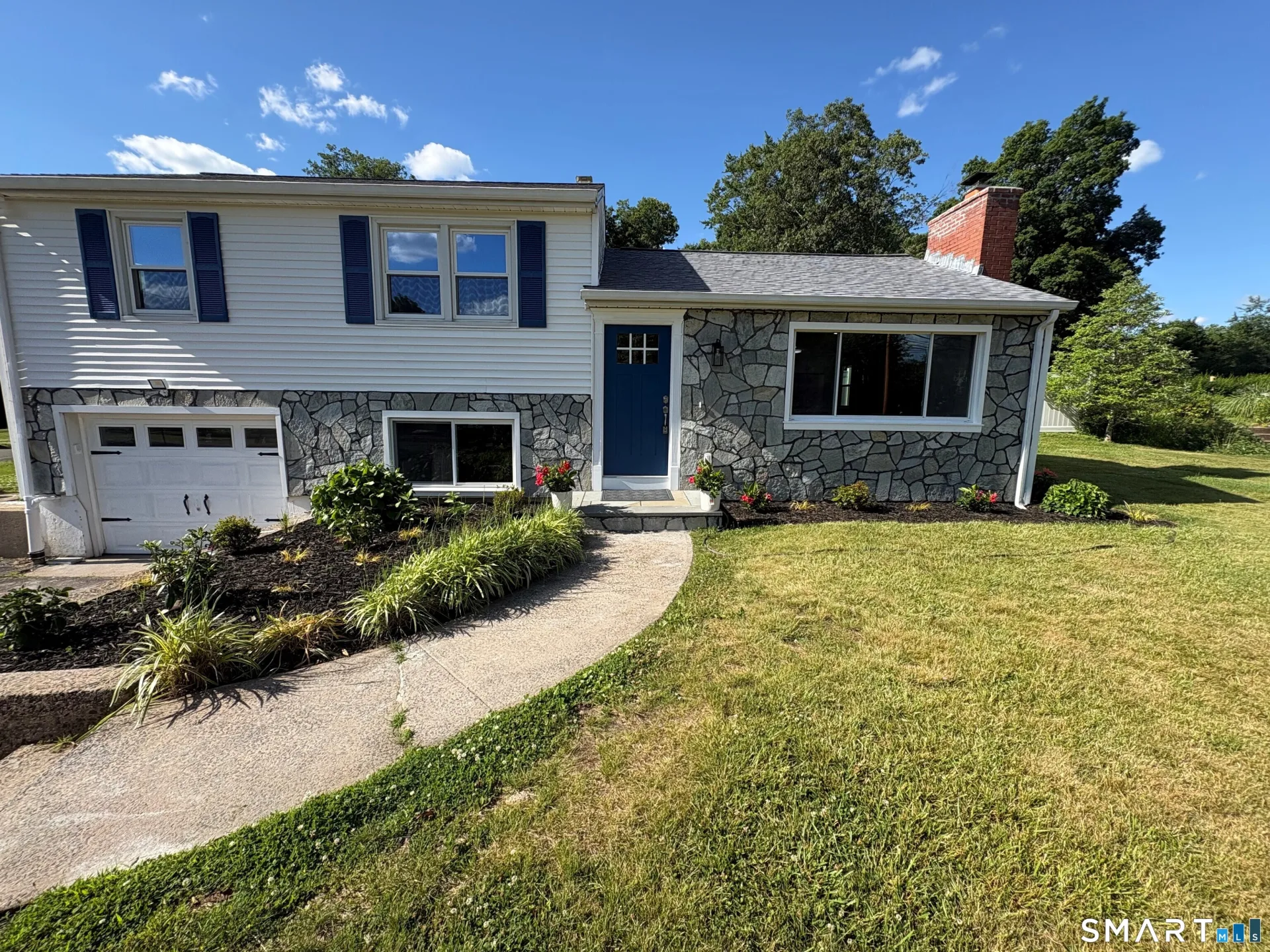 1052 New Rock Hill Road, Wallingford, CT