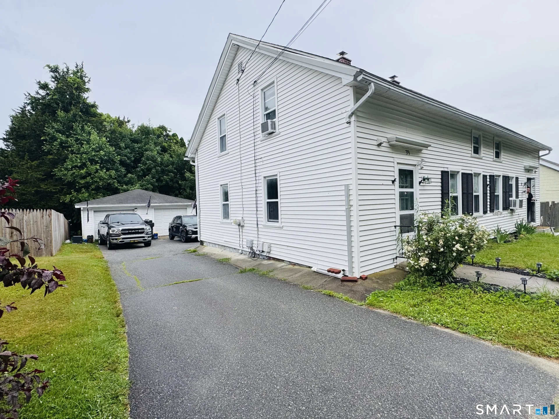 137 South Chestnut Street, Plainfield, CT