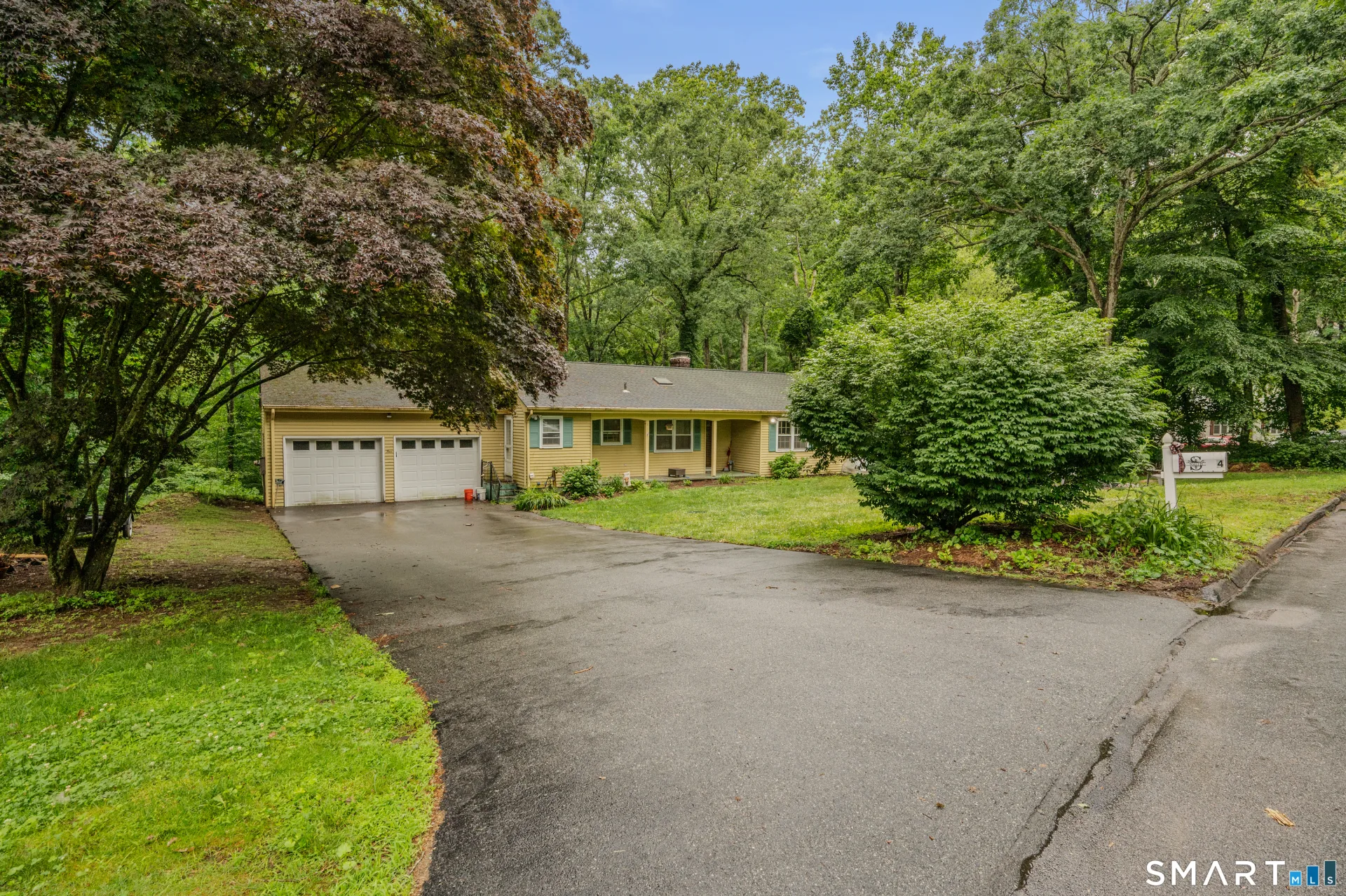 4 Robinhood Drive, Ledyard, CT