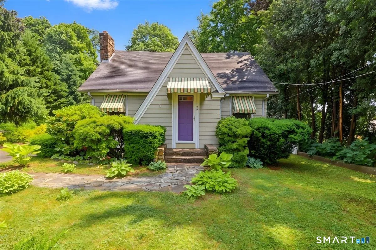 39 Buckingham Street, Stonington, CT