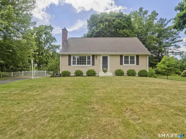 16 Coolidge Drive, Enfield, CT