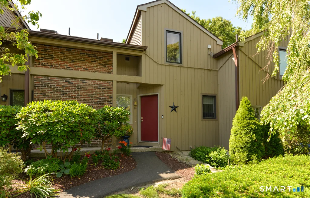 14 Far View Commons #14, Southbury, CT