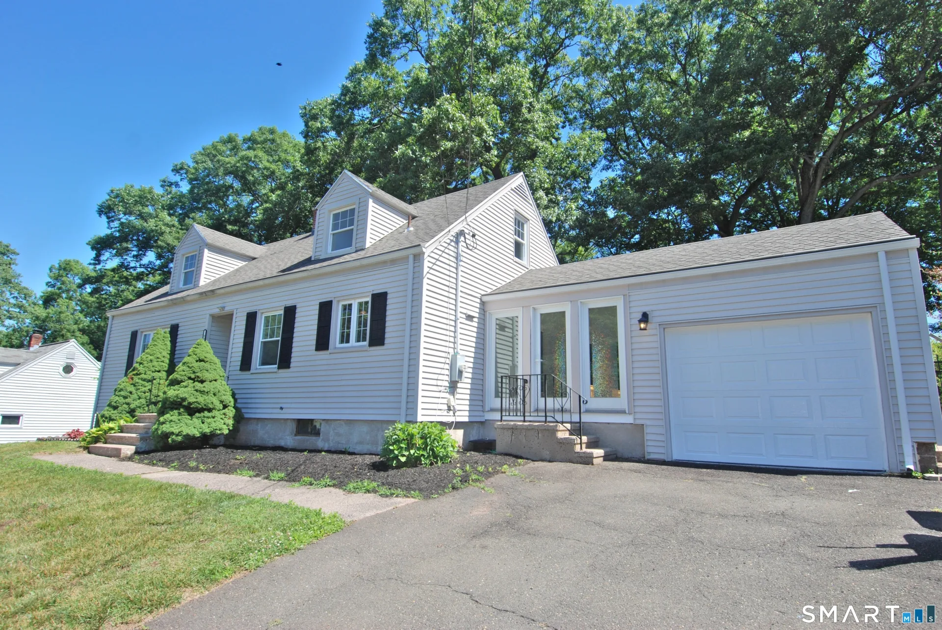 99 Cumpstone Drive, Hamden, CT
