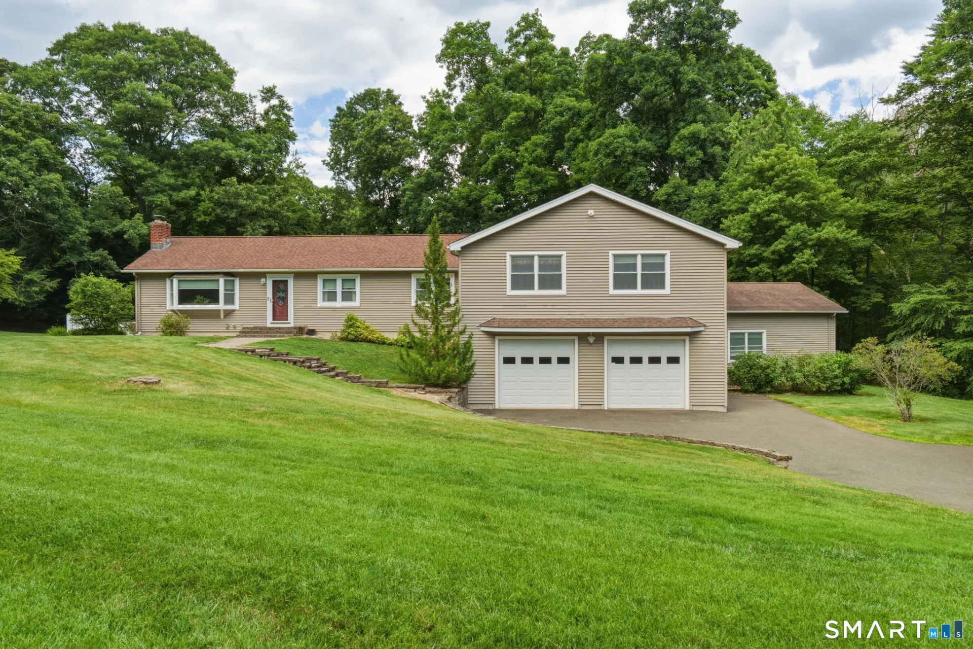 94 Fox Run Drive, Southbury, CT