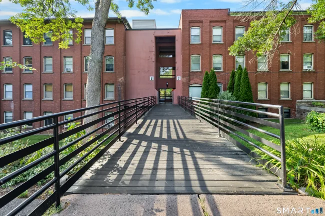 222 Williams Street #121