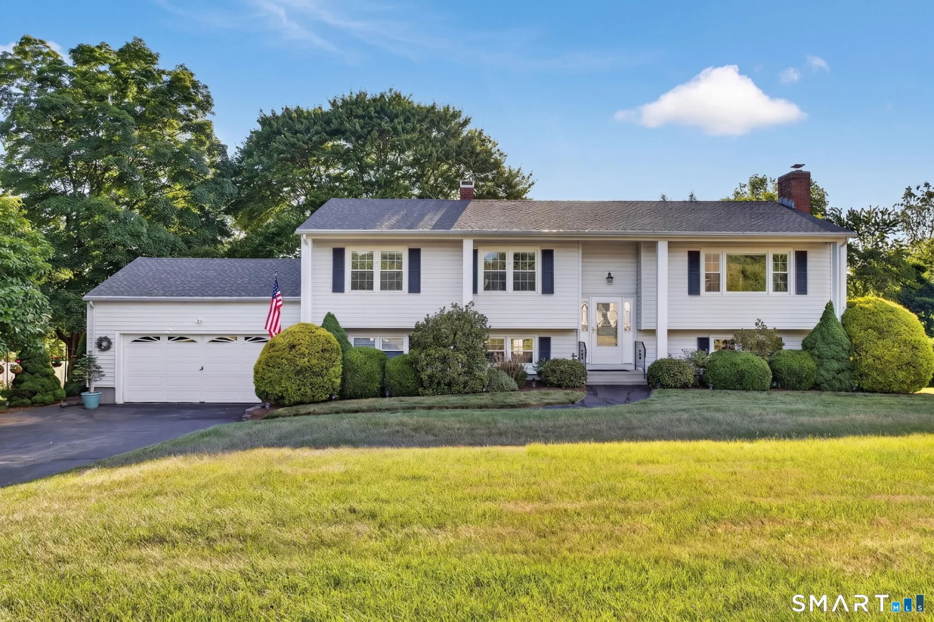 396 Village Street, North Branford, CT