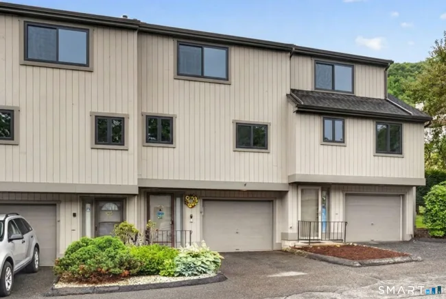 30 Brockton Court #30, Beacon Falls, CT