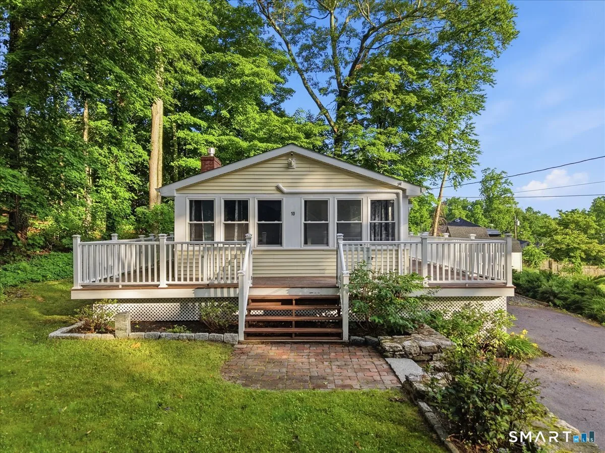 10 Woodside Road, Hebron, CT