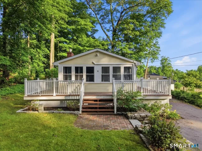 10 Woodside Road, Hebron, CT