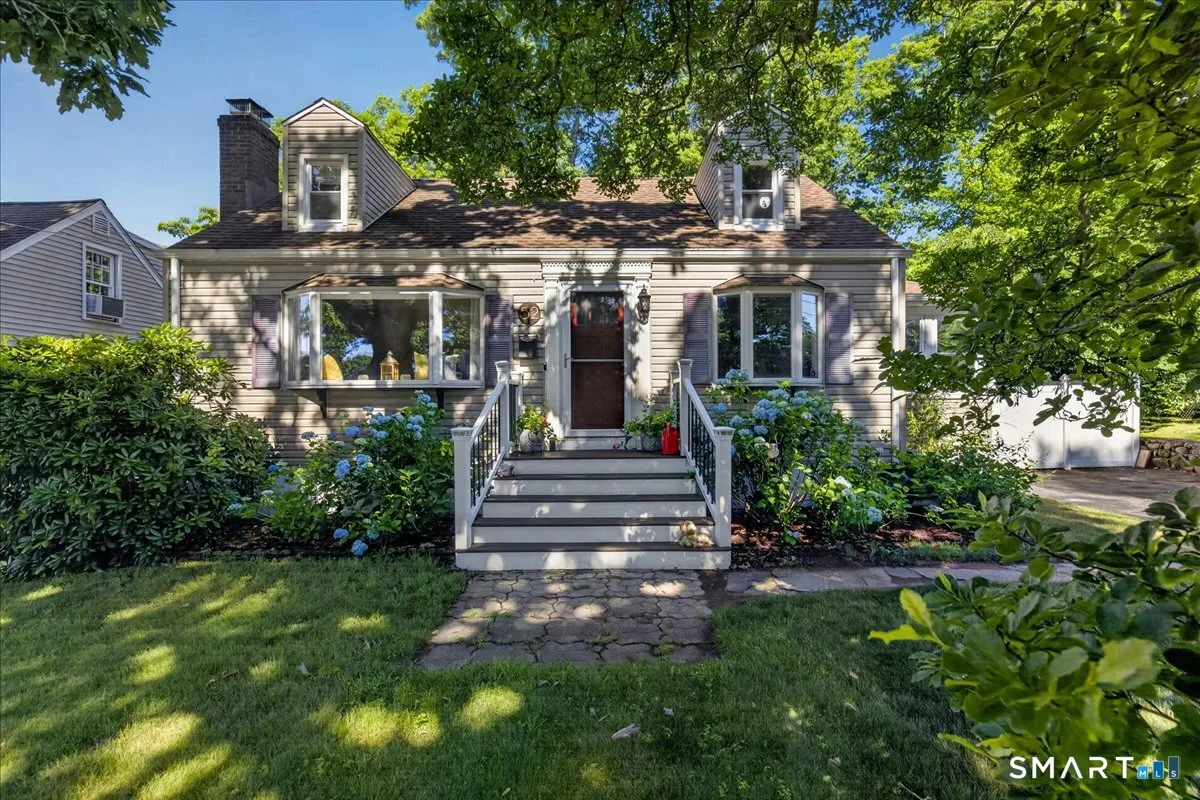 52 Hillside Avenue, West Haven, CT