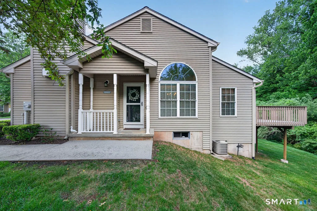25 Hamden Hills Drive #64, Hamden, CT