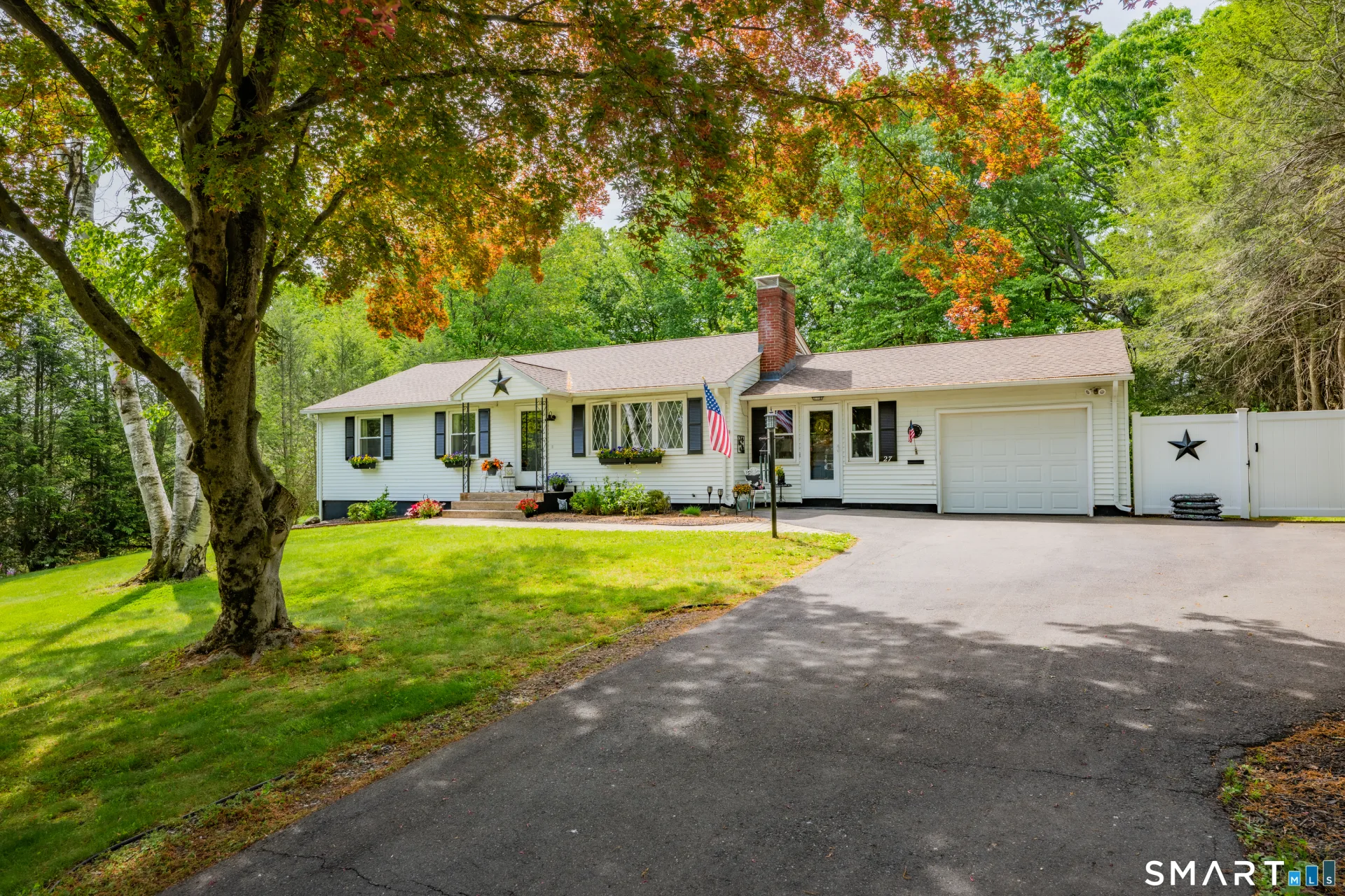 27 Woodcrest Drive, Bristol, CT