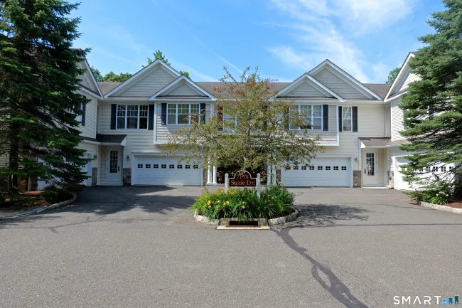 76 Suzie Drive #76, Newtown, CT