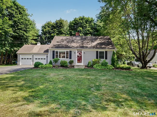 10 Elizabeth Street, Newtown, CT