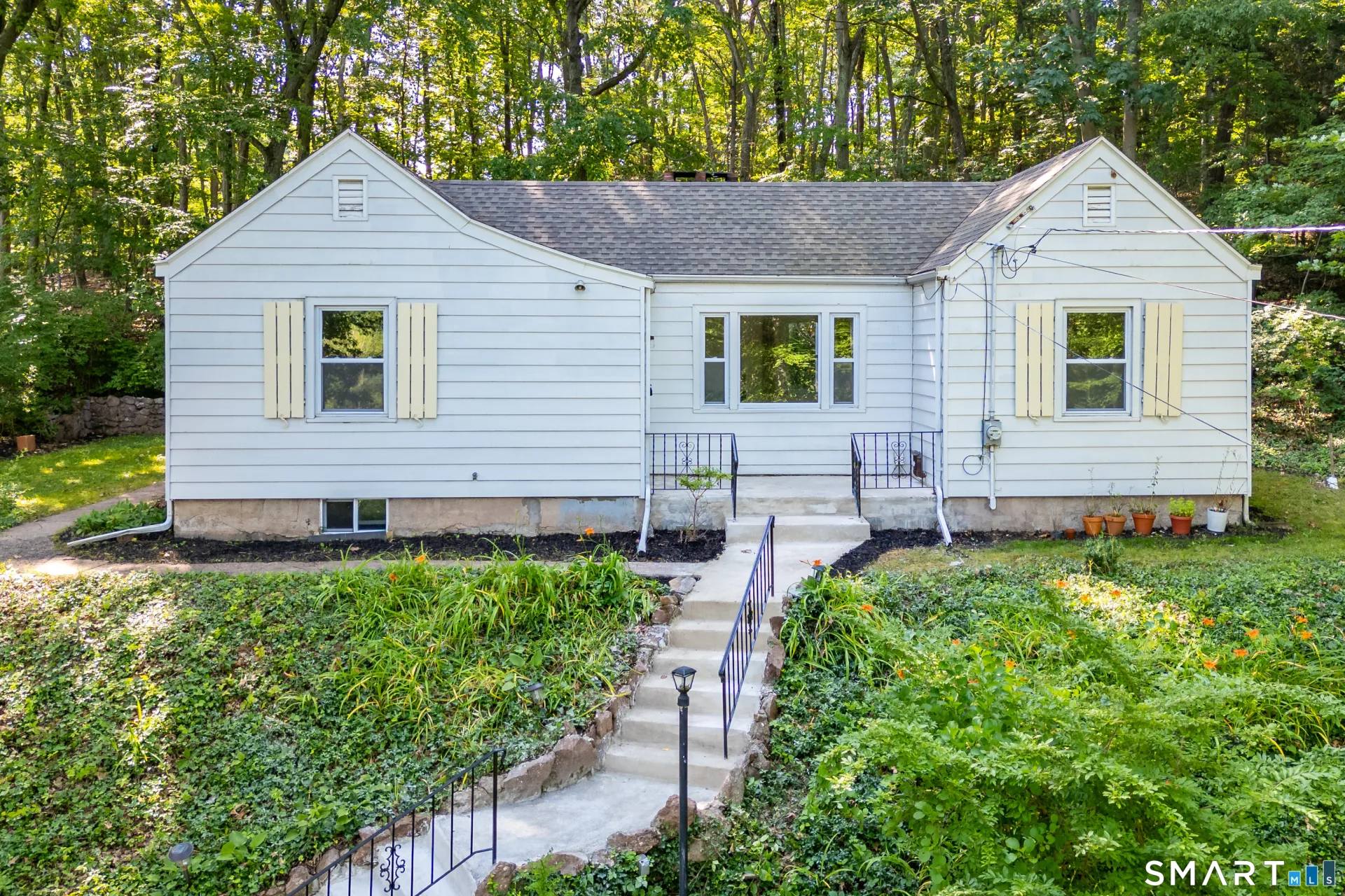 88 Grannis Street, East Haven, CT