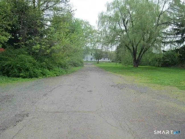 995 North Farms Road, Wallingford, CT