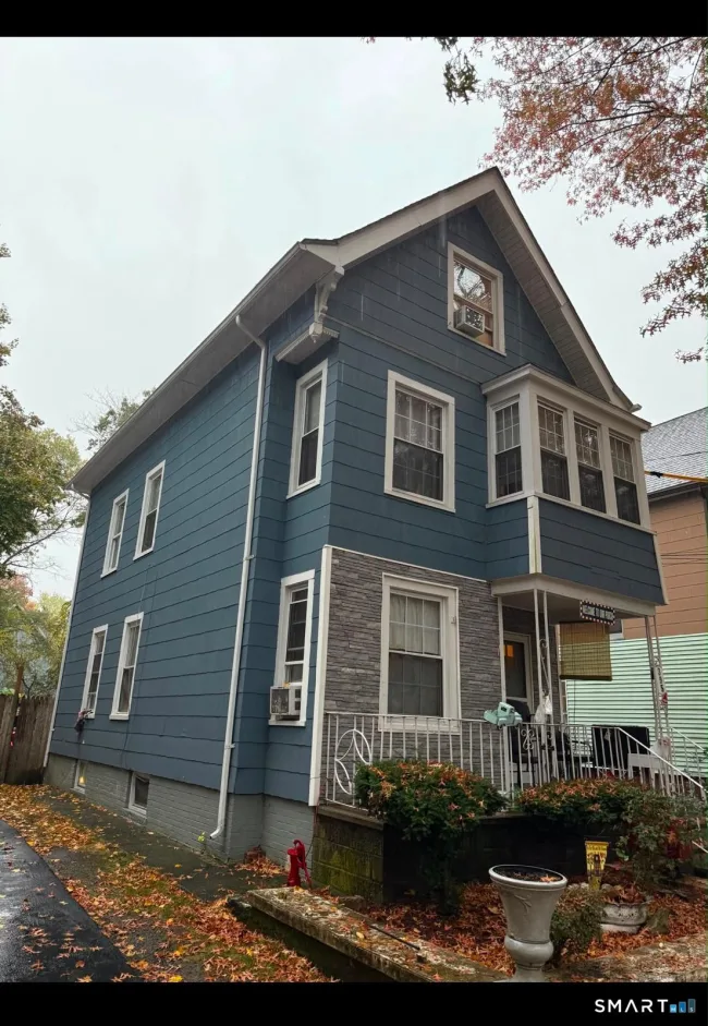 395 Shelton Avenue