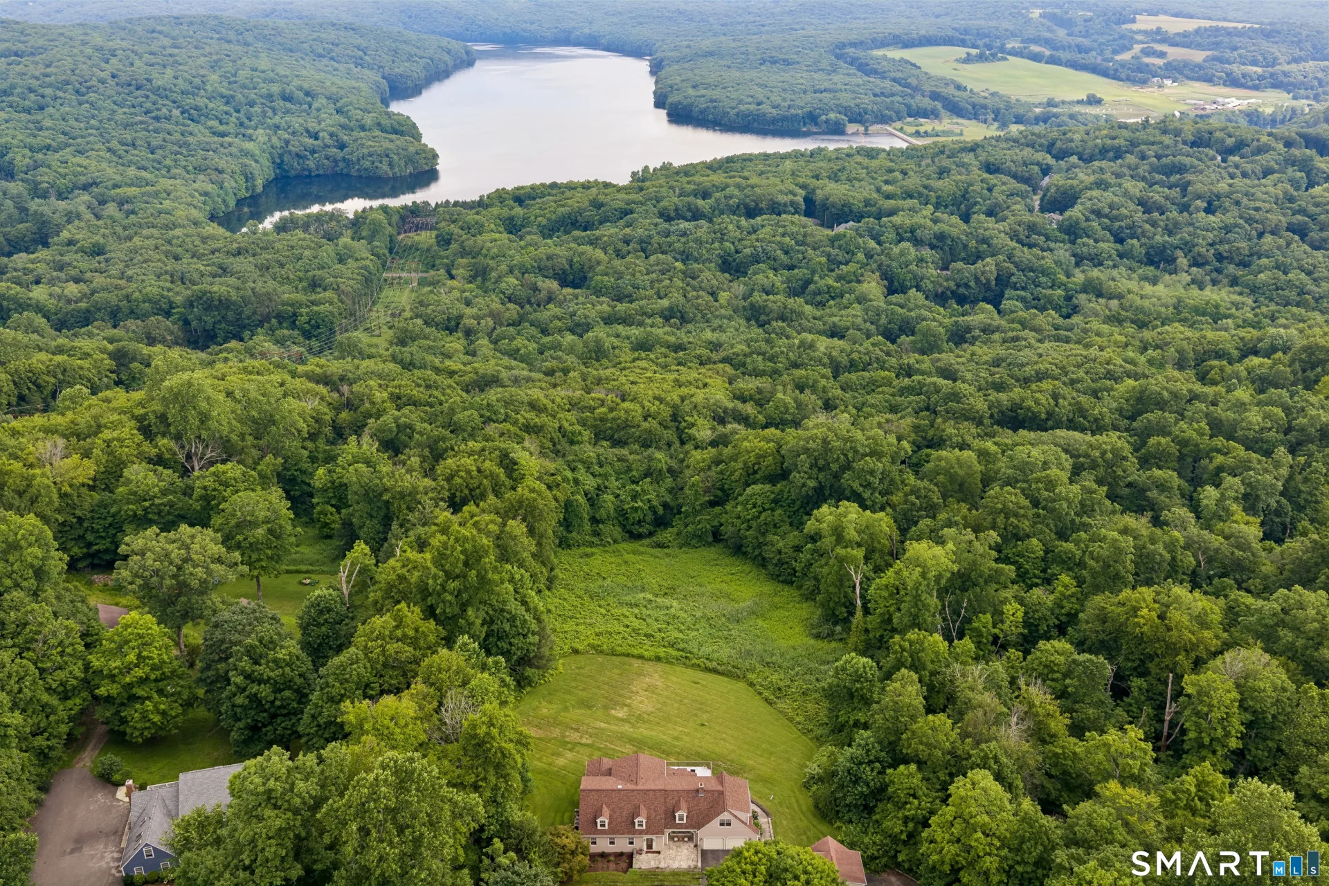 8 Horseshoe Ridge Road, Newtown, CT