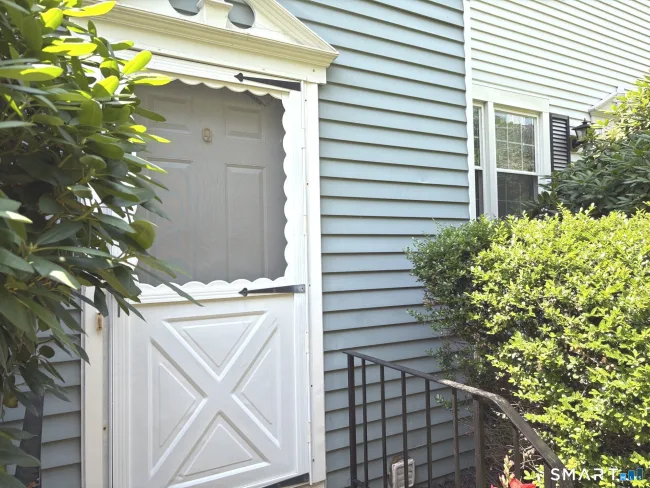 55 Mill Plain Road #9-2
