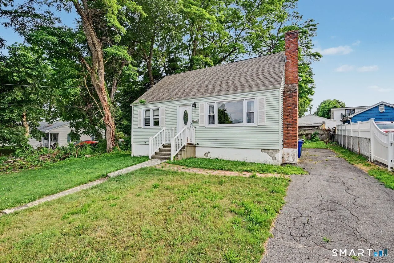 25 Myron Avenue, Bridgeport, CT