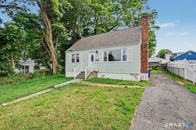 25 Myron Avenue
