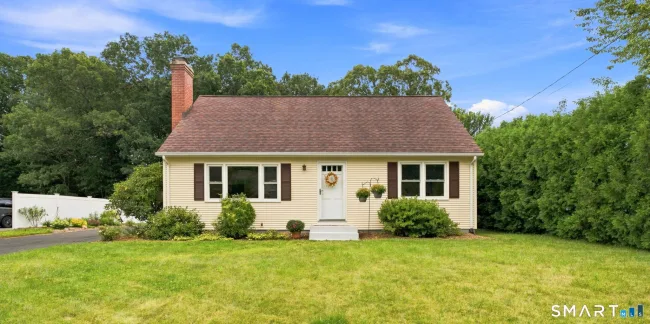 18 Redwood Drive