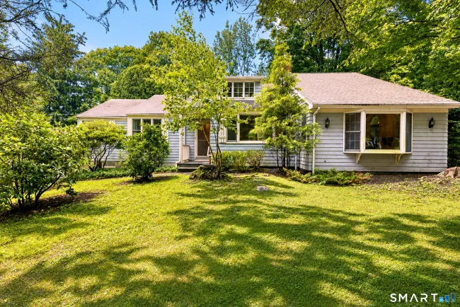 692 Elm Street, Monroe, CT