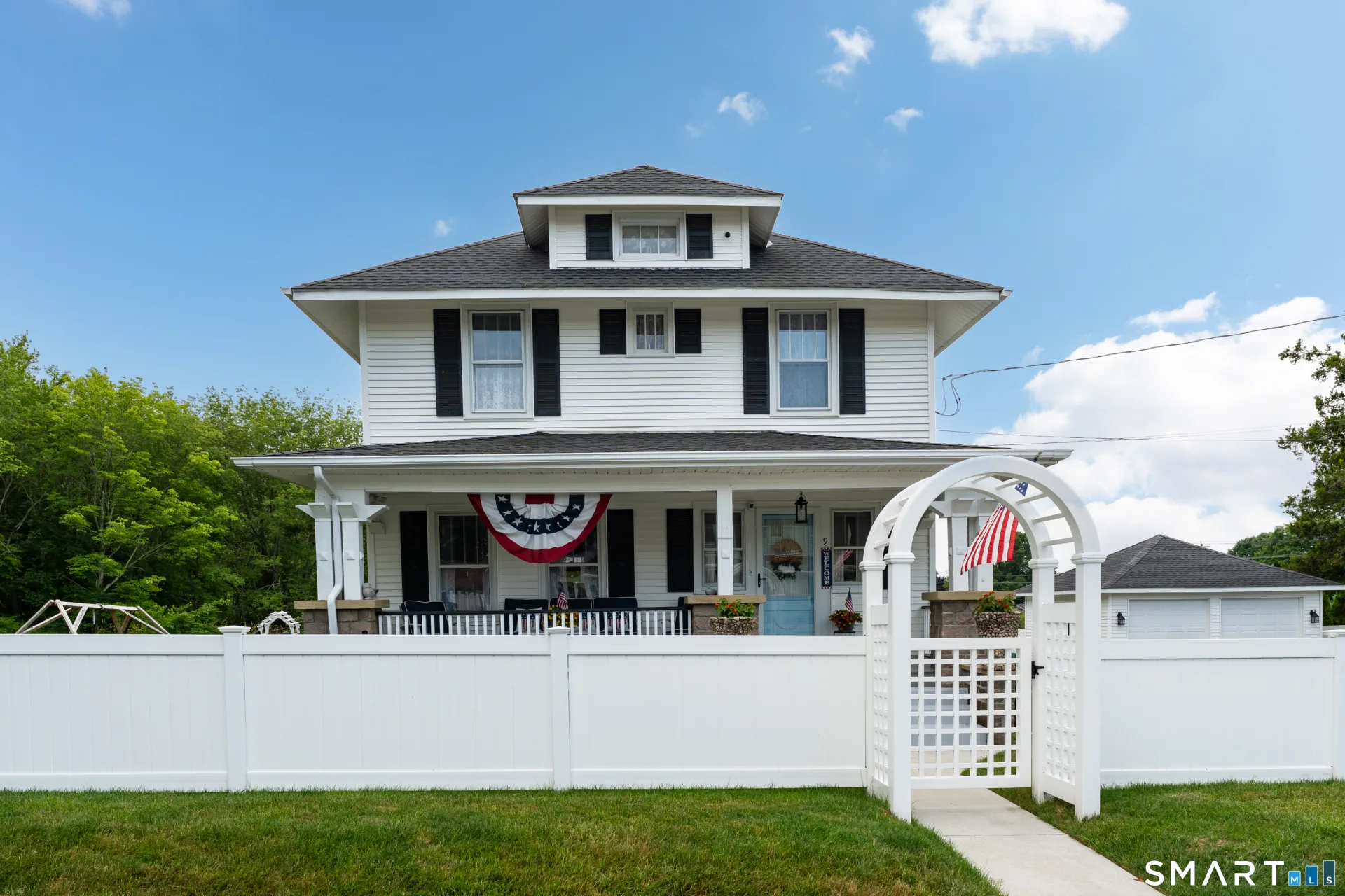 9 East Bishop Street, Waterford, CT