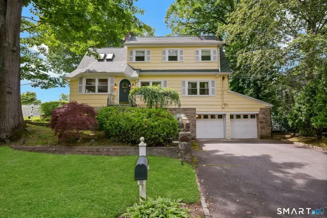 52 Center Drive