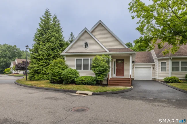 194 Summerfield Gardens #194