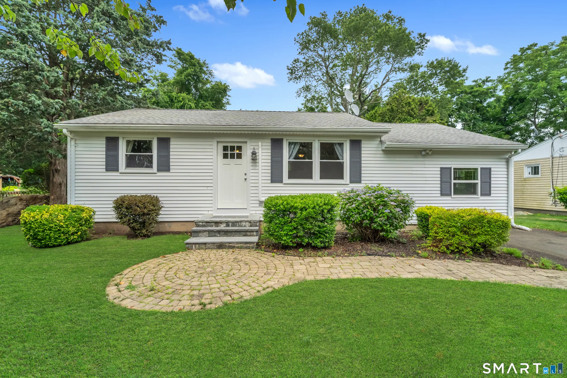 10 Highland Drive, Clinton, CT
