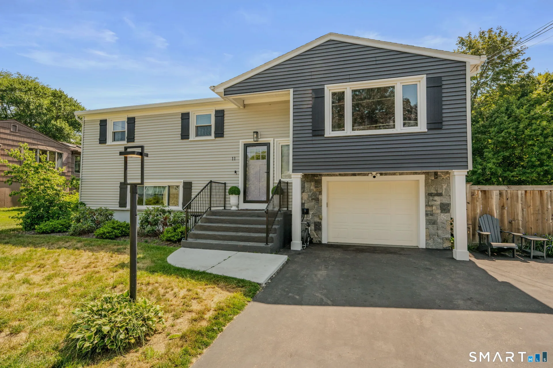 11 Savi Avenue, Waterford, CT