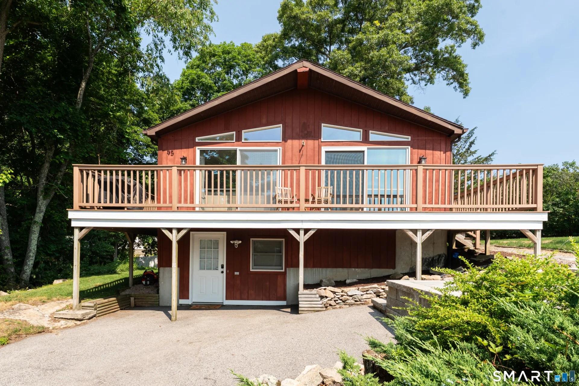95 Crest Drive, Groton, CT