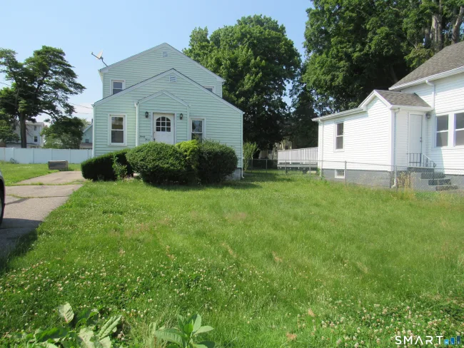33 Hillcrest Avenue