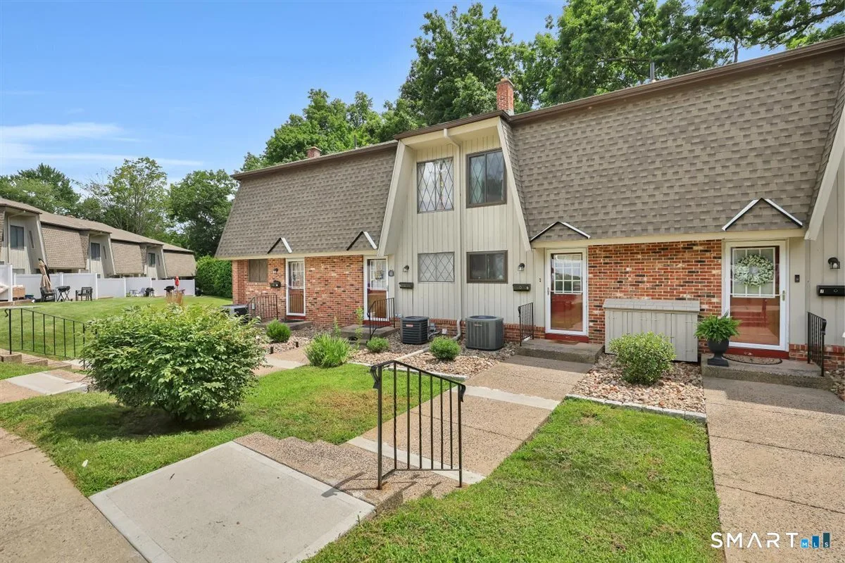 253 West Street #8, Southington, CT