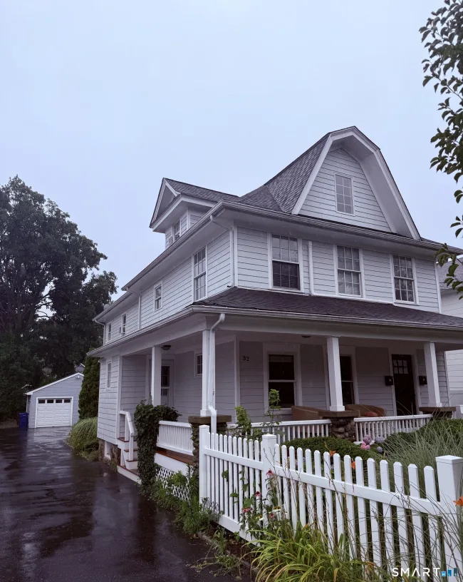 32 1st Street